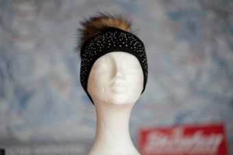 a mannequin head with a hat